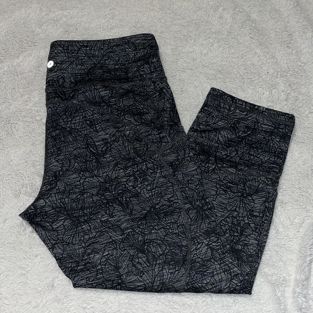 joe fresh black and gray floral leggings